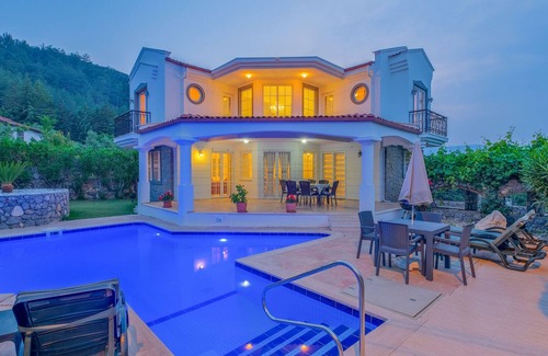 Yesiluzumlu Villa | Villa Bremar ( 3 Bedroom Duplex Villa, Sleeps up to 6 Guests)