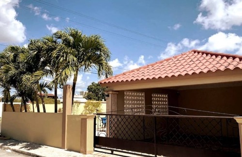 La Romana House | Villa Brisa Marina Caleta Beach Getaway