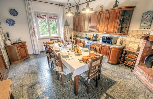 San Gimignano Apartment | Villa Bruma: A welcoming two-story apartment that is part of a villa surrounded by meadows and by green hills, with Free WI-FI.