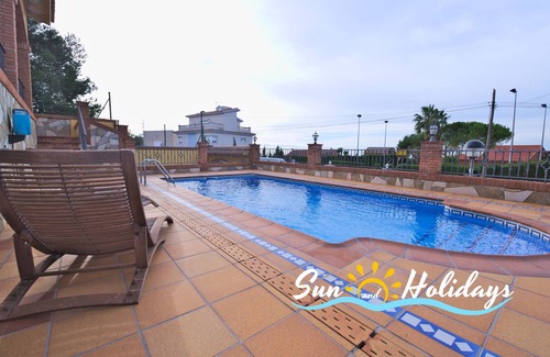 El Vendrell House | Villa Bruna for 8 people with private pool, large garden and sea views