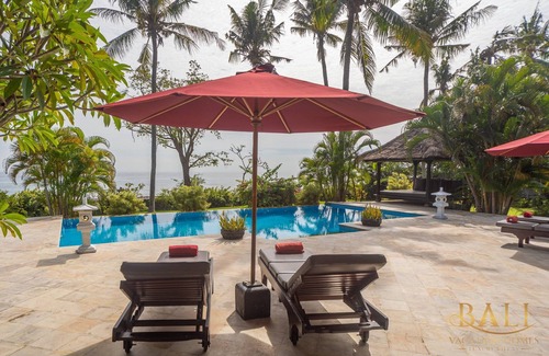 Kalisada Villa | Villa Burung - Breathtaking oceanfront, infinity pool 3BR