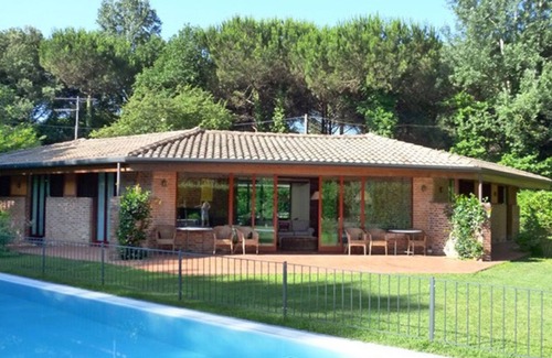 Ronchi Villa | Villa Butterfly ideal for family reunion! Luxuriant garden pool BBQ tennis table