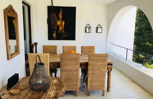 Santa Eulalia del Rio Villa | Villa by the sea with large pool, stunning views, air conditioning, wifi