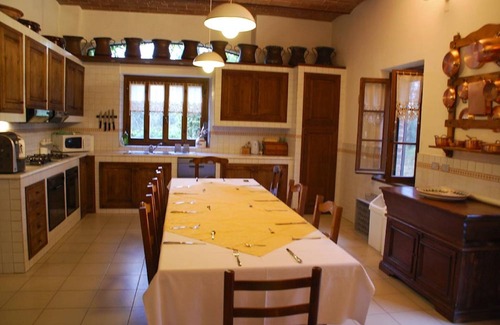 Castiglione del Lago House | Villa by Lake Trasimeno with Scenic Views