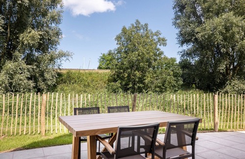 Wolphaartsdijk Villa | Villa by Lake Veere with Sauna