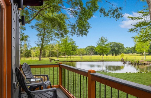 Sunset Villa | Villa by the Pond