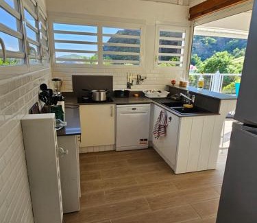 Terre-de-Haut Villa | Villa Célyote - Haut de villa, vue mer, à 150m de la plage Anse Figuier