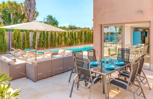 Sineu Villa | Villa 'Ca Na Rossa' with Mountain View, Wi-Fi and Air Conditioning