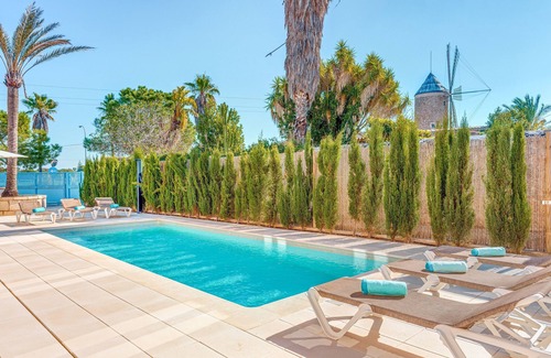 Sineu Villa | Villa 'Ca Na Rossa' with Mountain View, Wi-Fi and Air Conditioning
