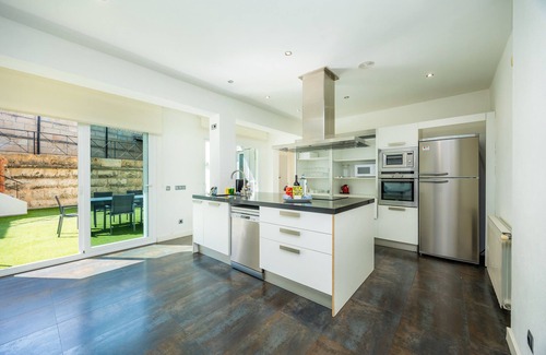 Port d'Andraitx Villa | Villa 'Ca Nostra' with Mountain Views, Wi-Fi and Air Conditioning