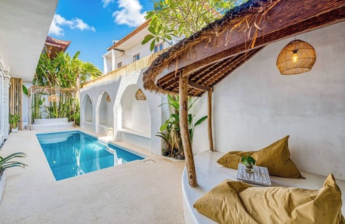 Berawa Villa | Villa Cabala with Gym and Rooftop