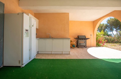 Cabris Villa | Villa 'Cabri 5 Chambres Piscine' with Sea View, Wi-Fi and Air Conditioning