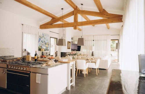 Ramatuelle Villa | Villa Cachou Summary: