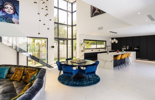 Cap d'Agde Villa | Villa California, chic design steps from the sea