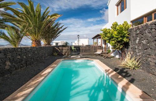 Teguise Villa | VILLA CALMA en Teguise, "Pueblo con Encanto"
