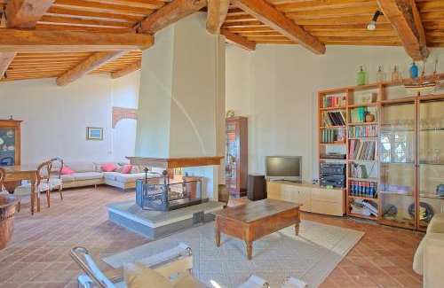 Santa Lucia Villa | Villa Camaiore by PosarelliVillas