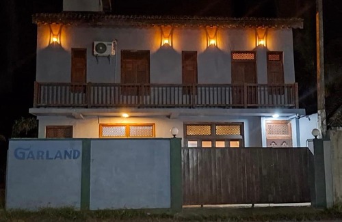 Hikkaduwa Villa | Villa Camellia Garland 3 room beach house