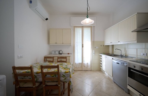 Diano Castello Apartment | Villa Camilla App Garden