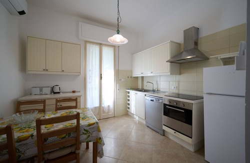 Diano Castello Apartment | Villa Camilla App Garden