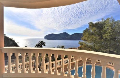Camp de Mar Villa | Villa Camp de Mar, Sea View