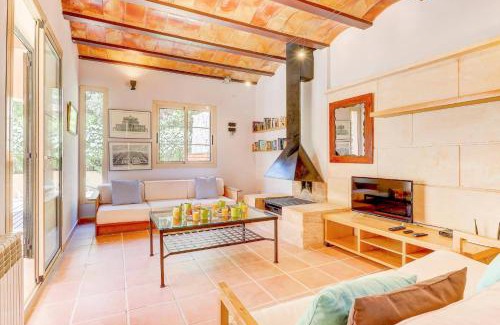 Cala San Vicente Villa | Villa Can Botana by Villa Plus