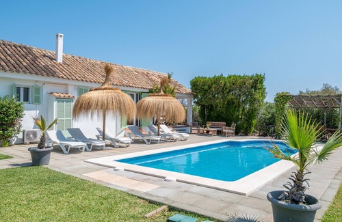 Puerto de Pollensa Villa | Villa 'Can Sucrer' with Mountain View, Wi-Fi and Air Conditioning