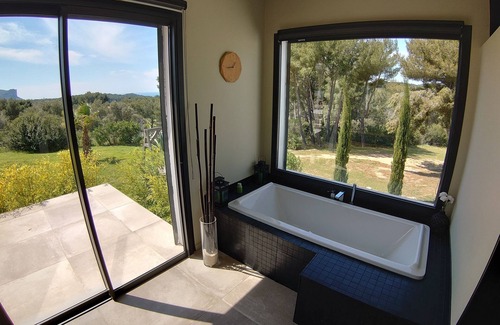 Roquefort-la-Bedoule House | Villa Canailles, sea view, pool and jacuzzi, Cassis