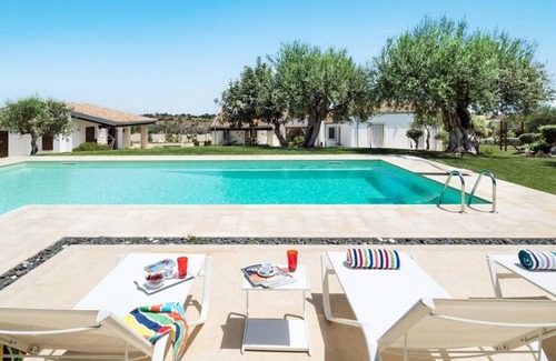 Rosolini Villa | Villa Candia - Private villa with pool near Modica