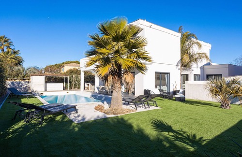Le Grau-dʼAgde Villa | Villa Cap d'AGDE - Villa climatisée avec piscine chauffée et à 750m de la plage