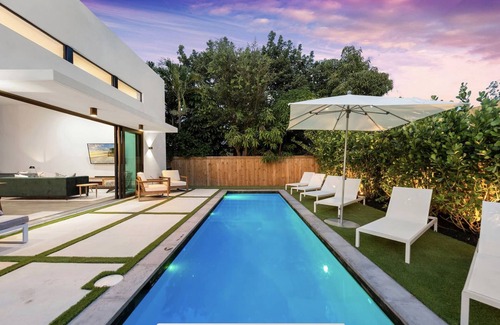 Buena Vista House | Villa Capri Ultimate Location