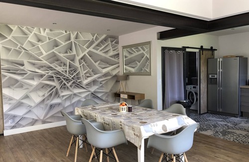 Bedarrides House | Villa CARLA: Contemporary country house with private pool