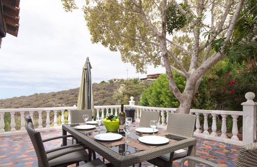 Armenime Villa | Villa Carlo. Lovely 4 bedroom villa. Private Pool. Sea Views.