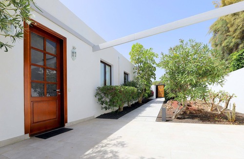 Los Mojones Villa | Villa Cartaphilus 6 bedrooms, 4 bath, free A/C, Electric heated pool, Pool table