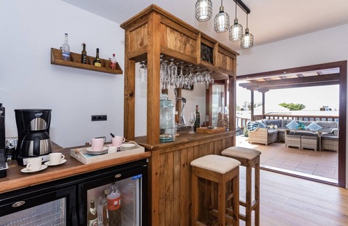 Playa Blanca Villa | Villa "Casa Blanca" with Sea View, Private Pool & Wi-Fi