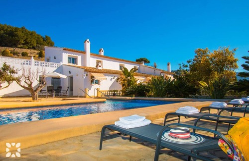 La Sabatera Villa | Villa CASA CANSALA by Abahana Villas