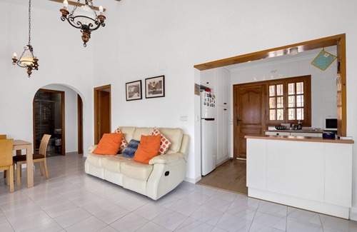 Pedreguer Villa | Villa 'Casa Ciara' with Sea View, Wi-Fi and Air Conditioning