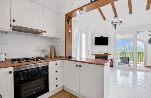 Pedreguer Villa | Villa 'Casa Ciara' with Sea View, Wi-Fi and Air Conditioning