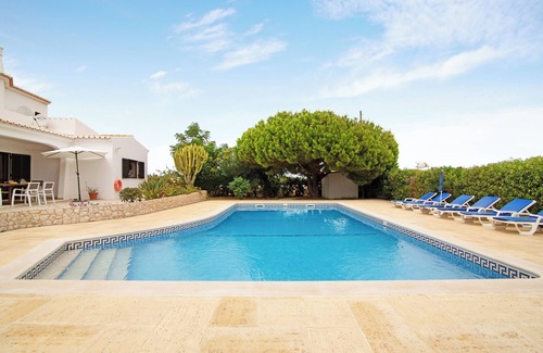 Alporchinhos Villa | Villa 'Casa Das Areias' with Private Pool, Wi-Fi and Air Conditioning