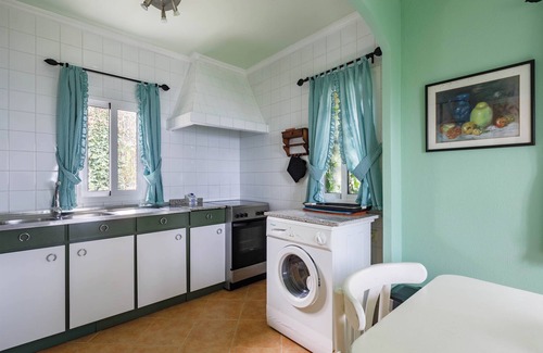 Bueu Villa | Villa "Casa Vieja de Bueu" with Mountain View, Wi-Fi, Garden & Terrace