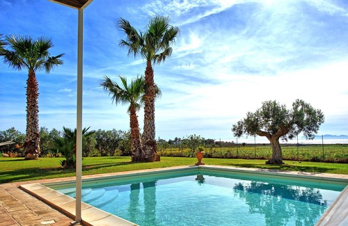 Trapani Villa | Villa Casale-Villa in Sicily with pool and sea views
