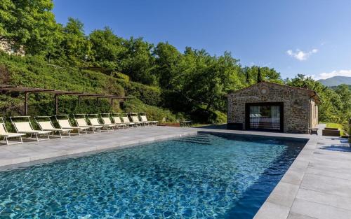 Castel Focognano Villa | Villa Casentino by PosarelliVillas