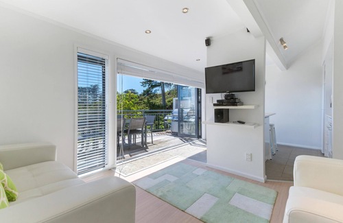 Waiheke Island Apartment | Villa Casita at Palm Beach - Gorgeous Palm Beach Villa