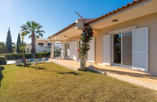 Sesmarias Villa | Villa Castelo Beach - Cosy, modern - 500m from Castelo beach