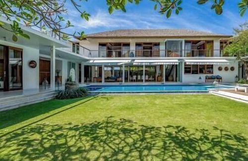 Seminyak Villa | Villa Cendrawasih by Elite Havens