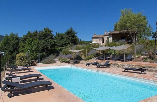 Umbertide House | Villa Cenobio I: A characteristic and welcoming two-story cottage made of stone, with Free WI-FI.