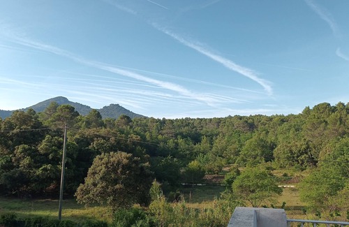 Peyrolles-en-Provence Bed & Breakfast | Villa, charming s/"Concors Ste Victoire "alt.400m, round swimming pool diam 10