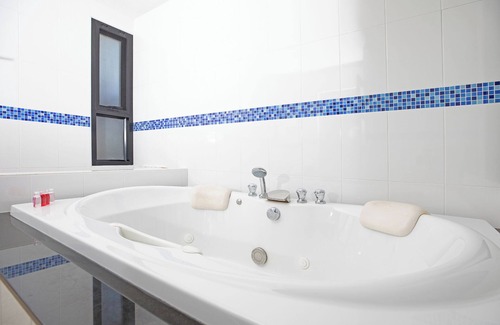 Ban Saiyuan Villa | Villa Chambertin - Villa 3 Chambres Avec Piscine à Rawai