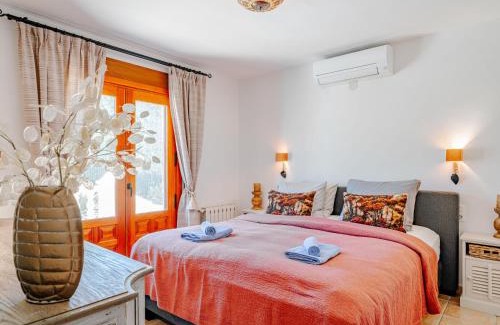 El Tosalet Villa | Villa Charme by Interhome