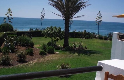 Armacao de Pera Villa | Villa Charme Villa, 1st floor, by the sea, overlooking the fine sandy beach.