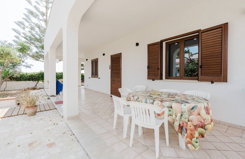 Triscina Villa | Villa "Chiara" with Sea View, Terrace, Wi-Fi & Air Conditioning